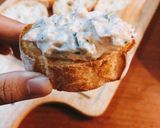 Hình bước làm 2 của món Cá ngừ & Phô Mai Kem (Tuna & cream cheese Quescrem)