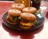 รูปขั้นตอนการทำที่ 8 ของ Classic Cheese Burgers