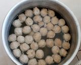 Foto langkah ke 2 dari resep Bakso Sapi Kenyal a la Galih.