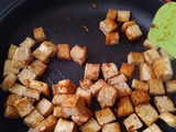 Tofu crujiente con arroz al curry