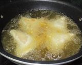 A picture of step 4 of Samosa with kadhi.