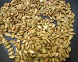 Gambar langkah 1 resipi Nutty dalgona candy.