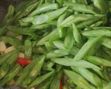 Foto langkah ke 4 dari resep Tumis Buncis Kulit Sapi dan Tahu.