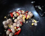 Foto langkah ke 2 dari resep Tumis Sawi Putih Pentol Telor.
