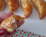Foto del paso 5 de la receta: Empanadillas de hojaldre con pringá