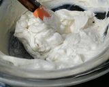 A picture of step 1 of White Chocolate Pinta Cake.