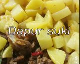 Foto langkah ke 5 dari resep Tetelan Daging & Kentang pedas.