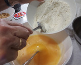 Foto del paso 6 de la receta: Bizcocho de manzana y nueces
