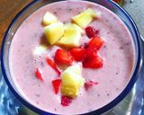 A picture of step 3 of Strawberry oats shake.