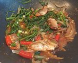 Foto langkah ke 3 dari resep Tumis kangkung vs sarden.