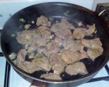 Foto del paso 3 de la receta: Hígado encebollado con arroz