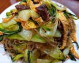 A picture of step 6 of Stir-Fried Glass Noodles with Vegetables and Beef.