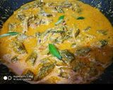 A picture of step 8 of Vendakka mappas/ (Bhindi/lady's finger cooked in coconut milk).