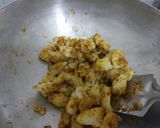 A picture of step 3 of Chatpate Samose aloo😋.