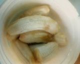A picture of step 2 of Choco-banana 'ice-cream'.