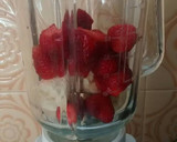 Foto del paso 1 de la receta: Smoothie de frutilla y banana