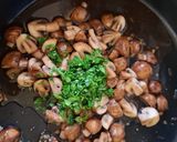 Foto del paso 3 de la receta: Hongos cremini salteados