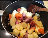 Foto del paso 4 de la receta: Patatas con chorizo y longaniza