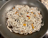 Foto del paso 3 de la receta: Gula al ajillo, sin gluten