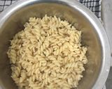 Foto langkah ke 2 dari resep Makroni Keju Pedes Asin.