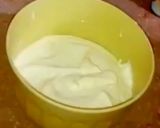 A picture of step 2 of Fresh pineapple cream cake.