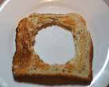 รูปขั้นตอนการทำที่ 2 ของ Egg Avocado Cheese Sandwich