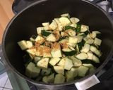 Une image de l'étape 5 de Velouté de courgettes et pommes de terre à la crème.