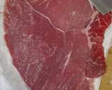 Foto del paso 1 de la receta: Rollitos de ternera con jamón y queso
