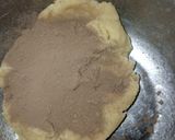 A picture of step 2 of Flower cookies.