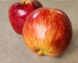 Foto del paso 1 de la receta: 🍎Torta haragana de manzanas y pasas con harina de almendras🍎 #Singluten 🍎Sin azúcar agregada 🍎