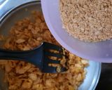 Gambar langkah 5 resipi Honeymadu Bar (unbaked).