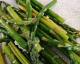 Foto del paso 3 de la receta: Espárragos al ajillo, guarnición express