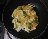 Foto langkah ke 3 dari resep Telur dadar sayuran.