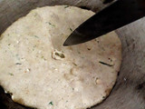 बाजरे की थालीपीठ (Bajre ki Thalipeeth recipe in hindi)