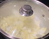Foto langkah ke 4 dari resep Stir Fry Napa Cabbage with Scrambled Eggs.