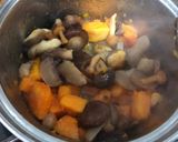 Foto del paso 2 de la receta: Crema de calabaza, setas y trufa
