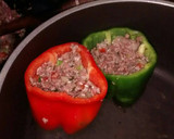 Foto del paso 5 de la receta: Ajíes rellenos de carne y arroz en salsa