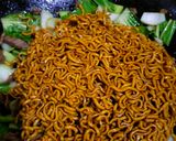Foto langkah ke 7 dari resep Mie goreng daging.