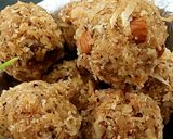 A picture of step 1 of Nariyal gur laddu.