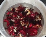 Foto langkah ke 1 dari resep Sirup Rosella.