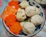 Foto langkah ke 3 dari resep Sop Wortel Bakso Tempe MPASI 12m+.
