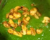 A picture of step 4 of Palak Mushrooms.