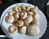 A picture of step 1 of Mushroom Manchurian.