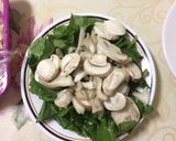 Foto del paso 2 de la receta Ensalada ligera de espinacas, setas y tofu