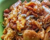 A picture of step 8 of Oseng Baso Campur / Stir Fried Meat Balls.