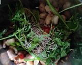 A picture of step 2 of Kacchi chutney.
