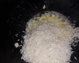 Foto del paso 2 de la receta: Arroz blanco salteado en mantequilla al ajillo