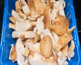 A picture of step 3 of One Pot Shittake Mushrooms.