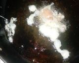 A picture of step 3 of Chicken in fry eggs.
