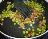 A picture of step 4 of Green Tea fried rice with salad.